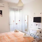 Cozy Piramide Rooms