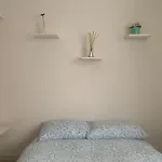 Cozy Piramide Rooms